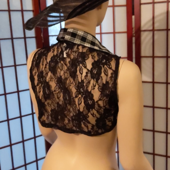 Black&White Plaid and lace button croptop - Picture 3 of 5